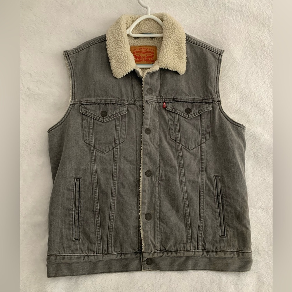 Authentic Levi’s Sherpa Vest